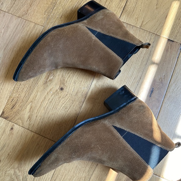 Marc Fisher Yale Chelsea Brown Suede Pointed Toe Bootie Boot Shoe Size 6.5 - Picture 3 of 4